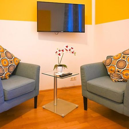 Backpacker Apartment Hofburg Viena Exterior foto
